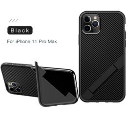 Hot Sale Ultra Slim-Fit Carbon Fiber Materiaal met Self Stand Phone Case voor iPhone 11 / XR / MAX.