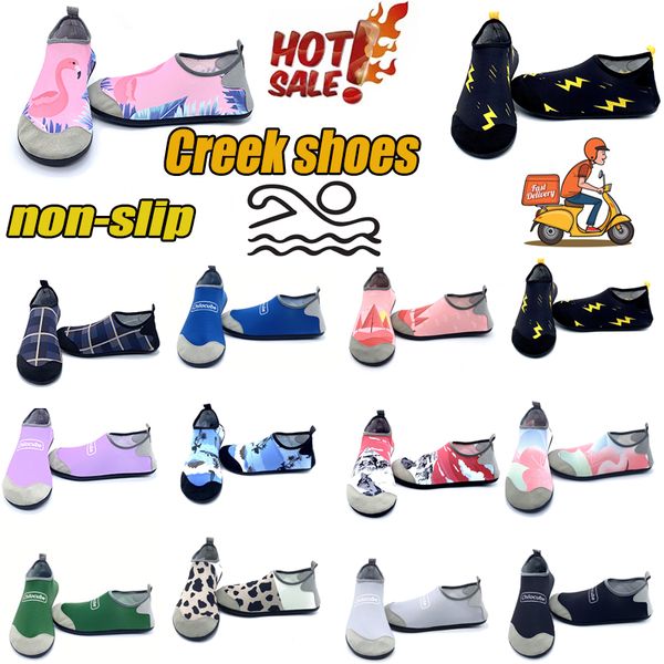 Gran oferta de zapatos acuáticos Unisex para hombre, zapatos de surf de secado rápido, zapatos de agua de malla transpirable para exteriores para mujer, zapatillas de playa 34-45