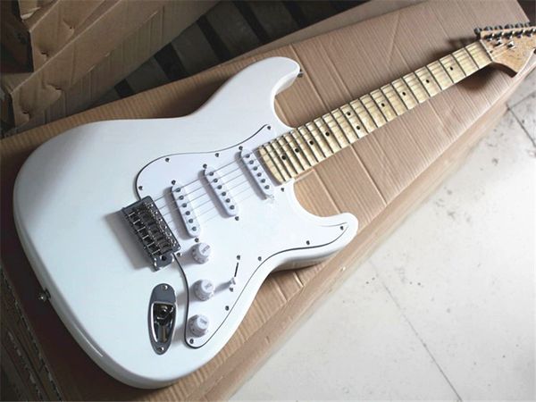 Vente chaude guitare électrique blanche avec Pickguard blanc et manche en érable et peut être modifiée à la demande