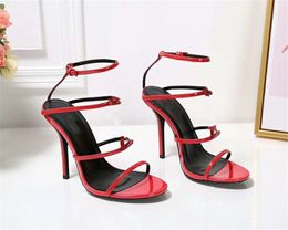 Hot Sale-Dames Designer Stijl Patent Lederen Stiletto Stiletto Womens Unieke Alfabet Sandalen Trouwjurk Schoenen Sexy Schoen