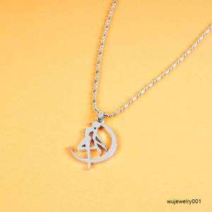 Offre spéciale femmes cadeau en acier inoxydable argent découpé émail doux lune marin pendentif bijoux de mode colliers avec chaîne à billes