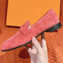 Venta caliente Mujer Pasarela Primavera verano nuevo llega mocasines planos Diseñador de marca cuero genuino cuero de gamuza para niños mujeres de alta calidad afuera zapatos causales para caminar