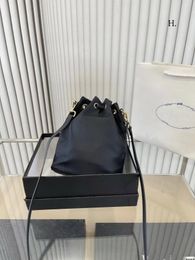 Ventes chaudes A ++ qualité nouvelle luxuryi designera femmes sacs à bandoulière noirs Tweed vieux sac seau à fleurs célèbre sacs à main à cordon sac à main Cross Body