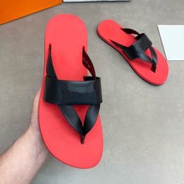 Hot sales Flip Flops designer Slide sandaal slippers Man platte hak charme strand Slippers schoenen Mannen luxe koeienhuid antislip jongen Loafers slippers