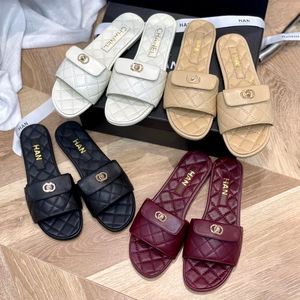 Hot sandaal beroemde ontwerper vrouw slipper man luxe schoen Lamsleer Gewatteerd leer met doos snelle verzending comfort gemakkelijk te dragen lady lock platte glijbaan