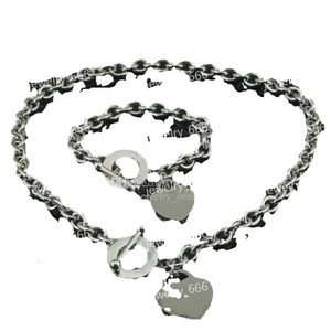 Vente chaude Anniversaire De Noël Marque De Luxe Designer Collier Plus Bracelet Ensemble Déclaration De Mariage Bijoux Coeur Pendentif Colliers Bangle Ensembles 2