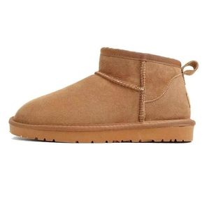 Vente chaude classique court U5854 femmes bottes de neige garder botte au chaud Dernière mode en peau de mouton peau de vache en cuir véritable bottes en peluche US4-13 transbordement gratuit