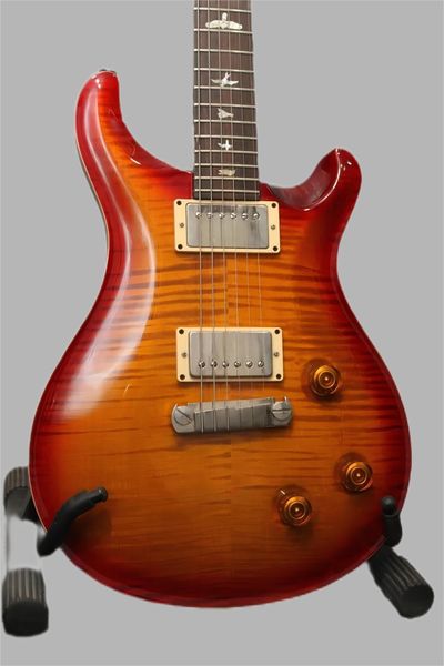 Vendre à chaud de bonne qualité Custric 22 Sunburst Guitare électrique comme les mêmes des images