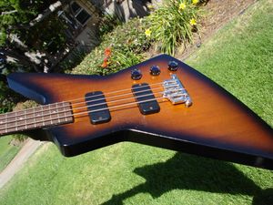 Vente chaude bonne qualité guitare électrique 2012 limitée Run Explorer guitare basse électrique-Instruments de musique