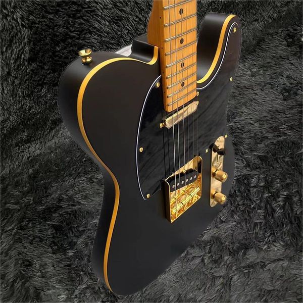 Guitare électrique de marque célèbre de bonne qualité, surface noire mate, noble, fabriquée par une équipe professionnelle, peut être personnalisée, offre spéciale