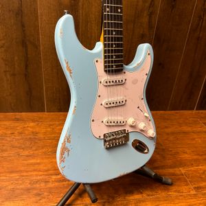 Hot verkoop goede kwaliteit Relic Elektrische Gitaar Hemelsblauw Kleur Body palissander Toets Hoge Kwaliteit Guitarra Gratis Verzending-Muziekinstrumenten kunnen worden aangepast