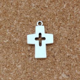 100 stks Antiek Zilverlegering Hollow Cross Charm Beads Hangers voor Sieraden Maken Armband DIY-accessoires 17x25mm