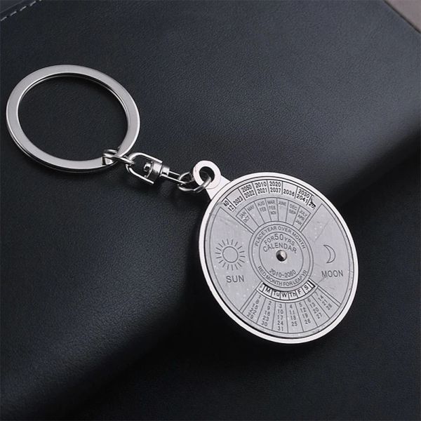 Vente à chaud mini 50 ans Perpetual Calendar Unisex Key Chain Unique Metal Car Honder Calendar Calendar Keychain Anniversary Giftary