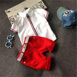 Vêtements d'été pour garçons et filles, tenues pour enfants, chemises à rayures à manches courtes, shorts avec ceinture, ensembles 2 pièces, costumes adorables pour bébé, offre spéciale