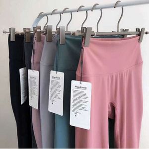 Venta caliente Leggings de yoga Diseñador Sensación desnuda Pantalones deportivos de cintura alta Mujeres Entrenamiento transpirable Pantalones sin costuras Scrunch Gimnasio Legging incómodo