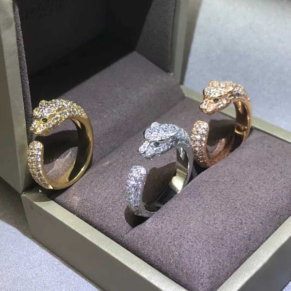 Anillo clásico vendedor caliente de la cabeza del leopardo plateado con la edición estrecha de 18K para los regalos del partido de la joyería de lujo de la tendencia de la personalidad de las mujeres para las parejas