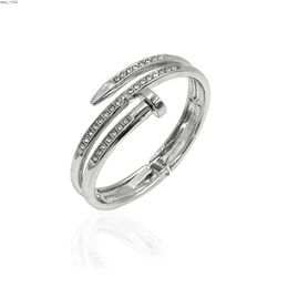 Vente chaude Bracelet délicat Design de luxe Bracelet de mode argent brillant diamant artificiel Bracelet spirale bijoux Bracelet