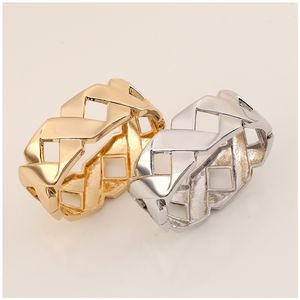 Bracelet lisse en alliage à la mode pour femmes, avec personnalité européenne et américaine et bijoux de conception de Niche, offre spéciale