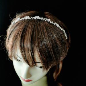 Les fabricants de bandeaux de cheveux à fleurs fournissent directement des accessoires pour cheveux et des couvre-chefs en strass, offre spéciale