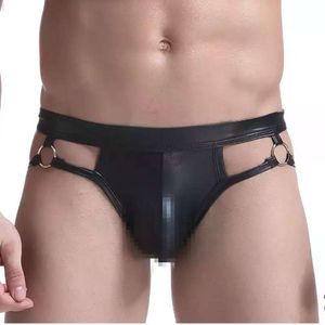 Heet verkopende leuke lingerie heren ondergoed octrooi leer strak passende pak driehoek ijzeren ring pu