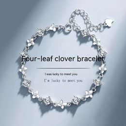 Bracelet trèfle à quatre feuilles porte-bonheur haut de gamme pour femmes, Niche en Zircon de luxe léger, bijoux exquis, avec boîte-cadeau, offre spéciale