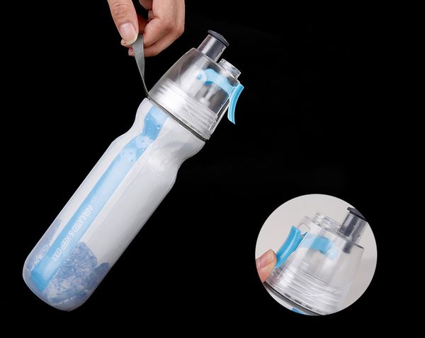Venta caliente Portable 500 ML Botella de agua deportiva Agua pulverizada Taza al aire libre Drinkware Cool Gym Sport Botella hidratante 4 colores disponibles