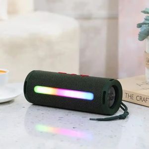 Hot Selling TG374 Draadloze Bluetooth Speaker Outdoor Draagbare LED Ritme Licht Kan worden geplaatst Kaart Zware Bas Kleine Luidspreker
