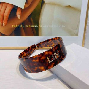 Heet verkopen Vintage Tortoiseshell Acryl Resin Letters Wide Edge Hair Band Hoofdband Luxe Design sieraden Girls Hair Accessorie