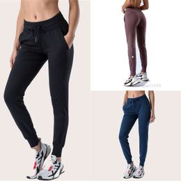 Heet verkopende dames yoga bijgesneden broek die fitness leggings soft high taille en heup tillen elastische casual joggingbroek in meerdere kleuren promoten