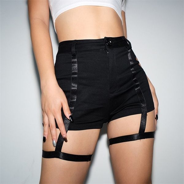 Hot Shorts Noir Mince D'été Sexy Femmes Casual Shorts Évider Bandage Punk Rock Taille Haute Usé Trou Shorts Lady 210308
