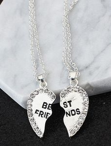 Style chaud Deux pendentifs sertis d'un collier de collier de meilleurs amis en diamant pour des accessoires de cadeau de la Saint-Valentin chics et sophistiqués