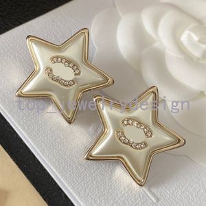 Styles chauds de haute qualité designer boucles d'oreilles oreille éteinte marque de marque d'oreille 925 argent mode femme conception de cristal marque lettre de mariage perlé bijoux de bijoux