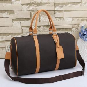 Bolsa de viaje caliente Bolsa de viaje clásica Casual Tote Bolsa de viaje Keepall Bandouliere Luxurys Designers Bolsos Mujeres / Hombres Equipaje de diseñador Bolsas de equipaje de gran capacidad