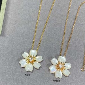 Hot Van Petal Necklace 925 Puur verzilverde 18K Gold Six Flower Christmas Fritillaria hanger met hoge versierechtenketen