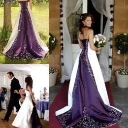 Caliente blanco y púrpura vestidos de novia bordado Vestido de hecho a medida A-Line sin tirantes con cordones en la espalda capilla tren vestidos de novia 2023