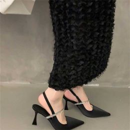 Femmes chaudes STTILETTO Sandales Black Flip flops for High Heels Svening Women's Chaussures Printemps Summer Mary Jane Single Shoes 240228