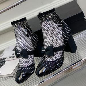 Hete dames lederen jurk schoen dikke hakken sandalen 5,5cn/8,5 cm met bowknot mesh dames sexy slippers bruidschoen buitenshuis casual schoen klassiek lxurys open schoen