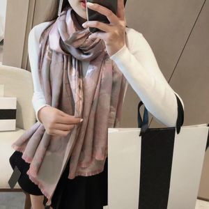 2022 Hotsale merk Scarf Dames Senior Silk Wool Shawls Fashion Tourism Soft Designer Luxury Sjailves Lange printen vier seizoenen