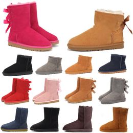 Hotsale Femmes botte de neige Designer Triple Noir Châtaigne Rose Marine Gris Mode Classique Cheville Court chaussons Femmes Dames Chaussons wggs vgs bottes Chaussures d'hiver