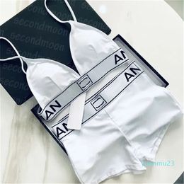 Hotsell lettre impression maillots de bain femmes Sexy dos nu maillot de bain plage vacances Bikinis ensemble taille haute Shorts