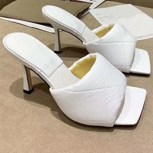 Heetste hakken met doos en stofzakken dames schoenen designer sandalen kwaliteit sandalen hielhoogte en sandaal platte schoenglaasjes slippers door merk0102