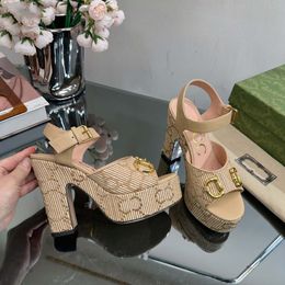 Talons les plus chauds avec sac à poussière pour femmes chaussures concepteurs sandales de qualité sandales talon hauteur et sandales à chaussures plates glissades