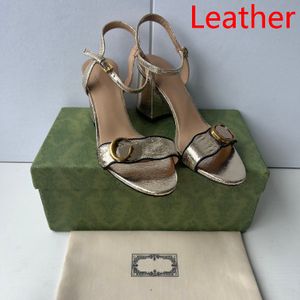 Talons les plus chauds avec sac à poussière Chaussures pour femmes Sandales de créateurs Sandales de qualité Hauteur de talon et sandale Chaussures plates Diapositives Pantoufles par marque 03