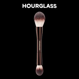 Hourglas-NO.18 Make-upborstel-telescopische dubbele kop poeder Blushermake-up poederborstel zachte vezel modieuze borstel 240412