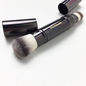 Cepillo de maquillaje de tez de doble punta retráctil de Hourglass: Herramientas de licuadora de pincel de belleza de belleza en polvo