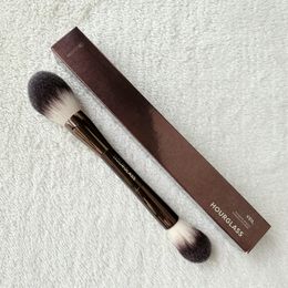 Reloj de arena Veil Powder Makeup Brush - Resaltador en polvo de doble punta Cosméticos de ajuste Cabello sintético ultra suave DHL