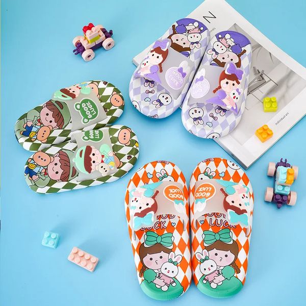 Pantoufles de maison enfant garçons filles enfants chaussures de plage enfant en bas âge salle de bain sandales antidérapantes bébé pantoufle pour la maison enfants pantoufle été 240318