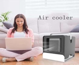 Dormitory Portable Mini Personal Air Climatiner Colder Machine Table Fan pour Office Summer Problèbre Tool5332131