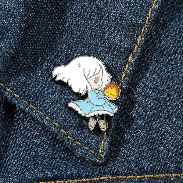 Hurls Moving Castles Hard Enamel Pin mignon dessin animé magique Médaille de médaille Broche bijoux Miyazaki Hayaos Anime Fans de films Gift S1000