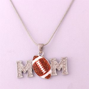 HS05 Gift de la fête des mères Zinc Alloy Crystal Football Mom Pendent avec une chaîne de blé Collier de fermoir à homard 283